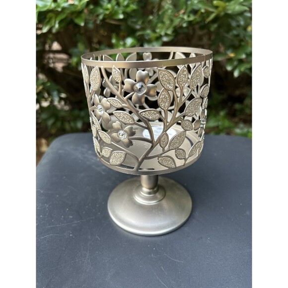 Bath And Body Works Christmas Fresh Balsam Candle & Candle Pedestal Holder - Picture 2 of 9